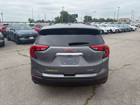 Used 2018 GMC Terrain SLE w/ Driver Convenience Package AWD/4WD image 5
