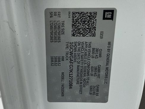 Used 2019 Chevrolet Express 2500 w/ Driver Convenience Package image 39