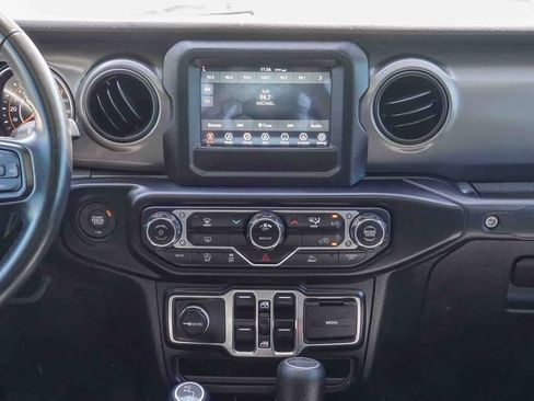 Certified 2022 Jeep Gladiator Sport image 12