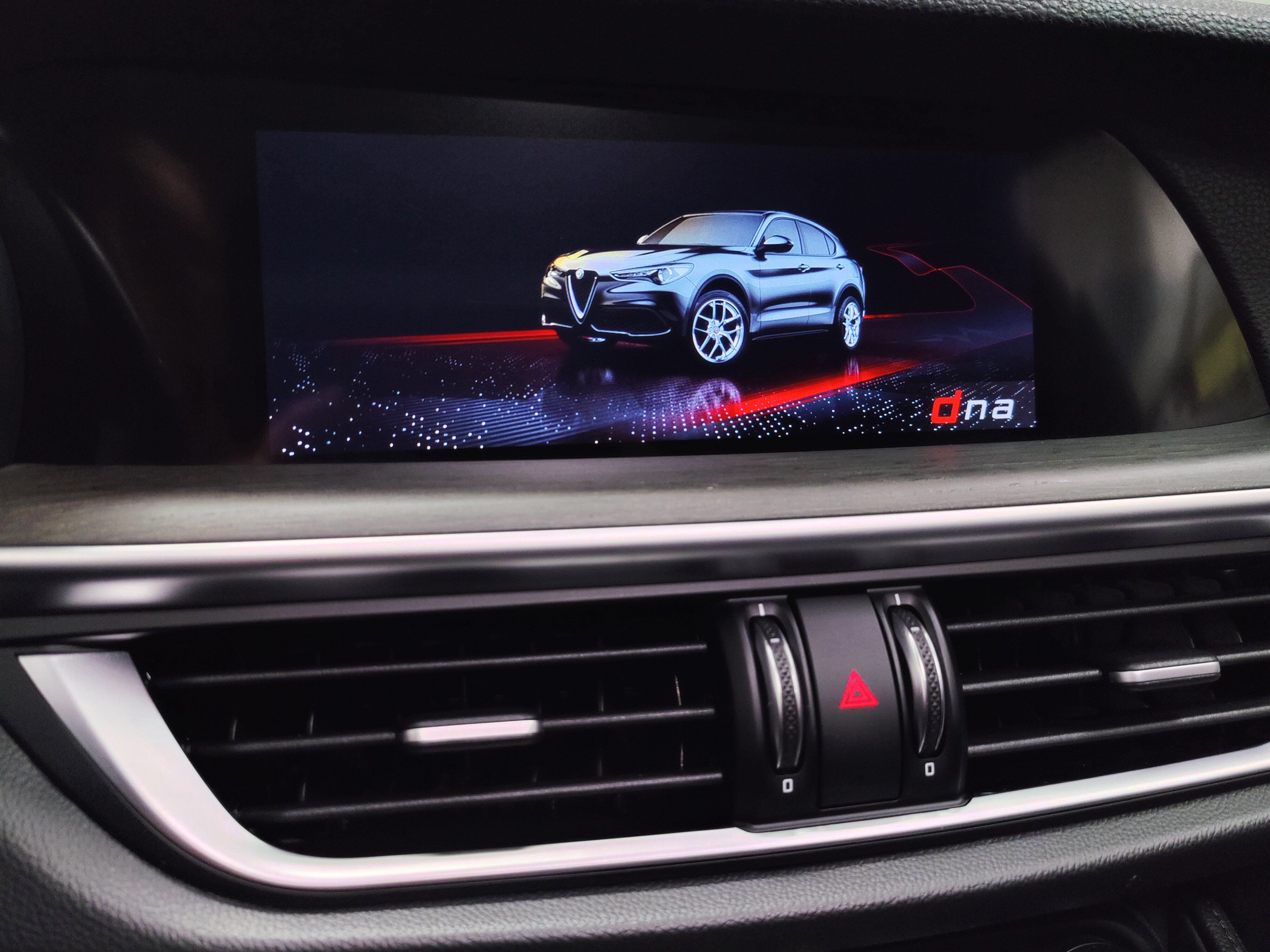 Used 2022 Alfa Romeo Stelvio Ti AWD/4WD image 25