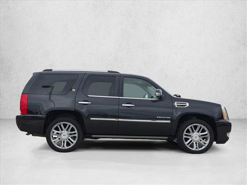 Used 2013 Cadillac Escalade Platinum AWD/4WD image 4