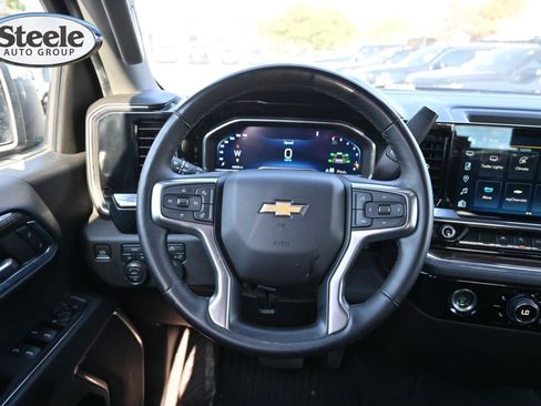 Used 2024 Chevrolet Silverado 1500 LT AWD/4WD image 10