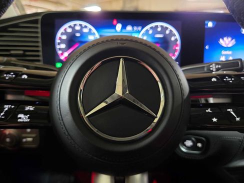 Used 2024 Mercedes-Benz GLS 580 4MATIC image 25