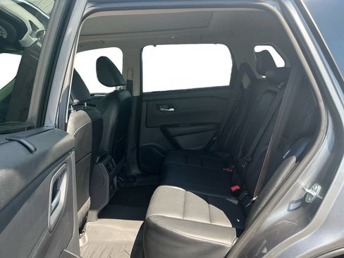 Used 2025 Nissan Rogue SV w/ SV Premium Package FWD image 21