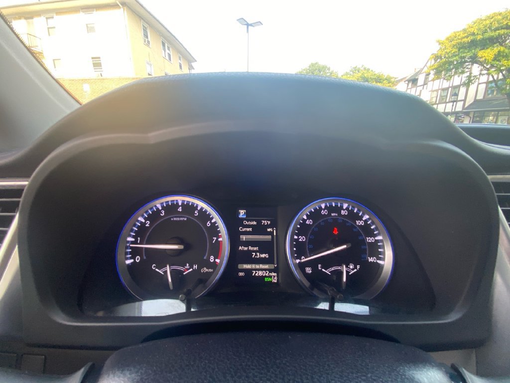 Used 2017 Toyota Highlander Limited AWD/4WD image 16