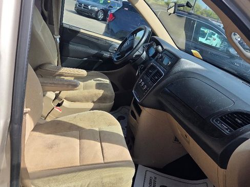Used 2015 Dodge Grand Caravan American Value Package image 13