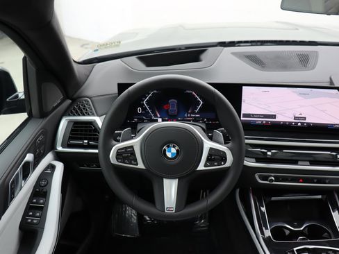 Used 2026 BMW X7 xDrive40i w/ Dynamic Handling Package image 11