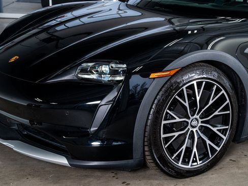 Used 2024 Porsche Taycan 4S w/ Premium Package image 12