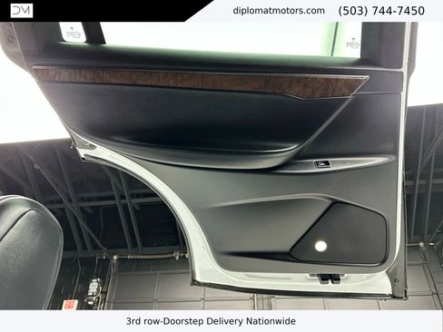 Used 2018 Tesla Model X 75D image 25