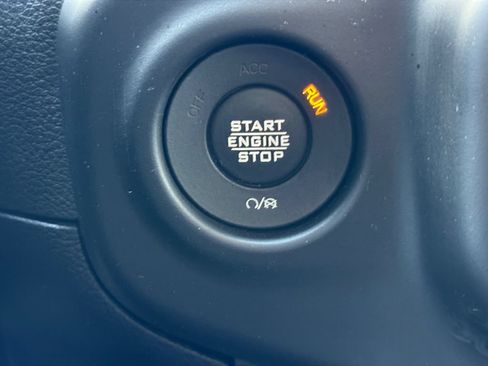Used 2020 Jeep Wrangler Sport AWD/4WD image 26