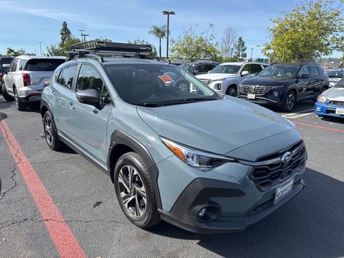 Used 2024 Subaru Crosstrek 2.0i Premium image 4