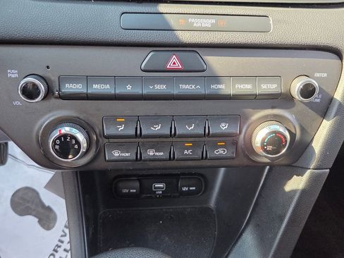 Used 2022 Kia Sportage LX image 19