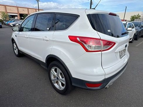 Used 2016 Ford Escape SE image 3