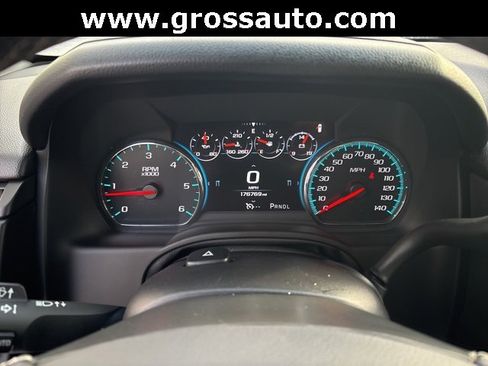 Used 2017 Chevrolet Suburban LT w/ Luxury Package image 16