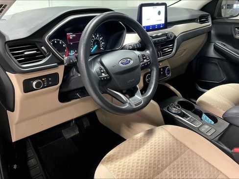 Used 2022 Ford Escape SE FWD image 16