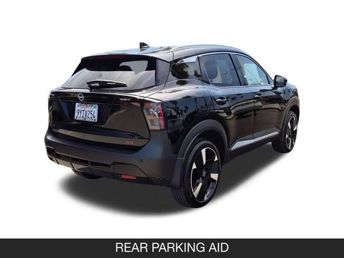 Certified 2026 Nissan Kicks SR FWD image 9