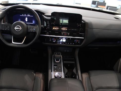 Used 2025 Nissan Pathfinder Platinum AWD/4WD image 7