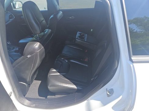 Used 2021 Jeep Cherokee Latitude Plus AWD/4WD image 23