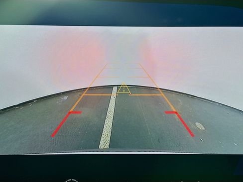 Used 2025 Chevrolet Traverse LT image 23