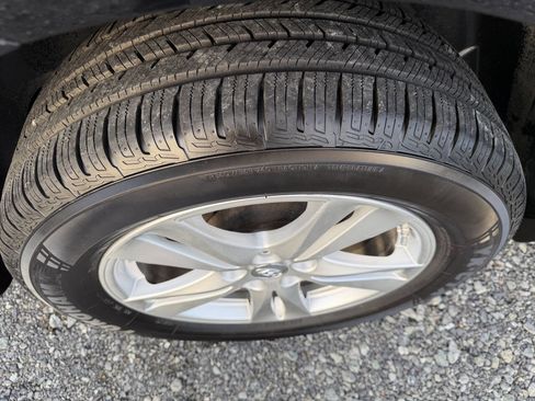 Used 2011 Hyundai Santa Fe Limited w/ Navigation Pkg 4 image 13