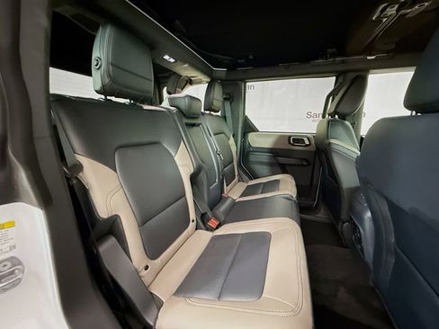 Used 2024 Ford Bronco Wildtrak image 26