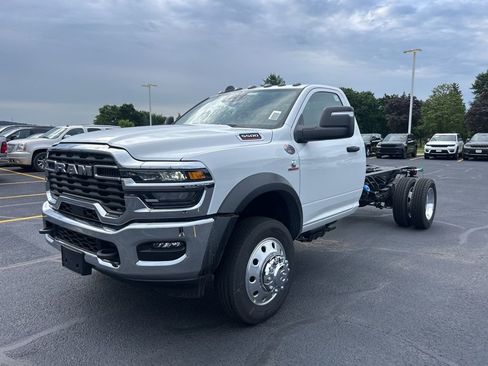 New 2025 RAM 5500 Tradesman image 3