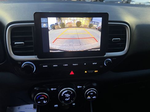Certified 2023 Hyundai Venue SEL image 15
