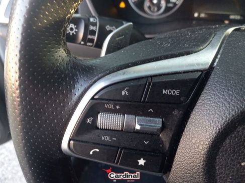 Used 2022 Genesis G70 2.0T image 23