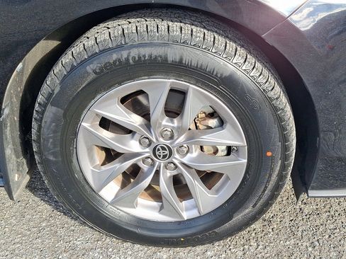 Certified 2022 Toyota Sienna LE image 9