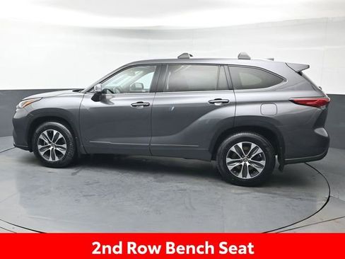 Certified 2021 Toyota Highlander XLE image 4