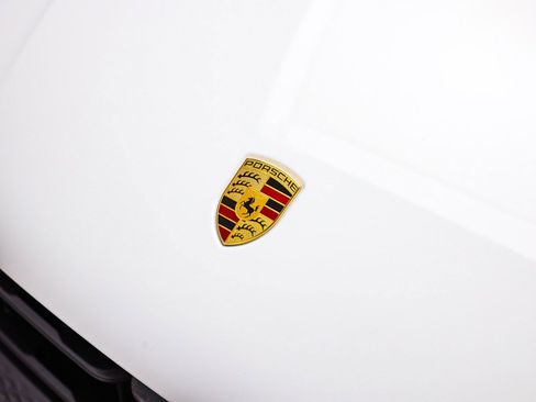 Certified 2025 Porsche Macan AWD/4WD image 12