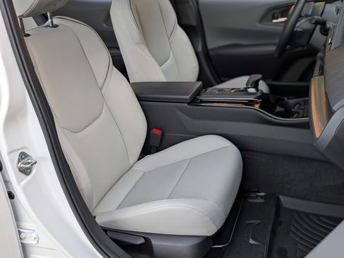 Used 2024 Toyota Prius XLE image 21