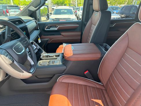 New 2025 GMC Sierra 2500 Denali Ultimate image 12