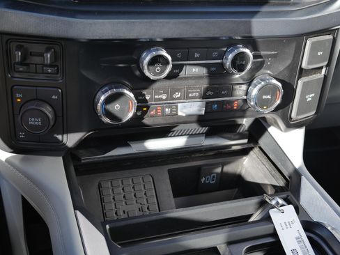 Certified 2024 Ford F350 Limited w/ FX4 Off-Road Package image 19