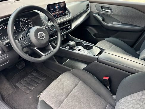 Used 2023 Nissan Rogue SV image 10