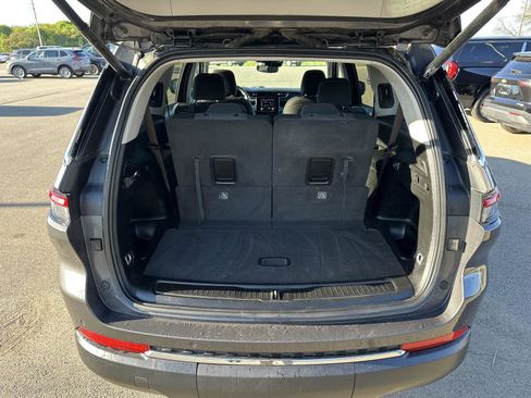 Used 2022 Jeep Grand Cherokee L Laredo w/ Luxury Tech Group I AWD/4WD image 7