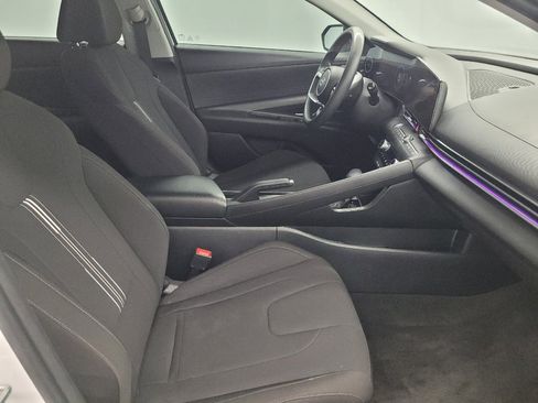 Used 2024 Hyundai Elantra SEL image 21