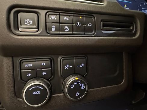 Used 2022 Chevrolet Tahoe Z71 image 6