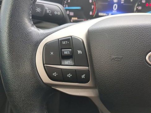 Used 2021 Ford Explorer XLT image 24