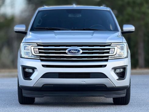 Used 2019 Ford Expedition XLT w/ Equipment Group 202A image 2