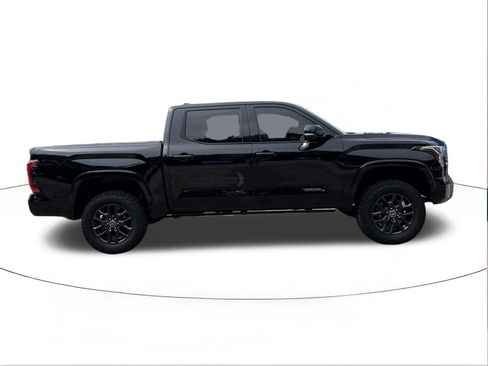 Used 2022 Toyota Tundra Platinum AWD/4WD image 2