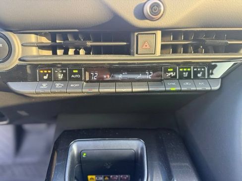 Used 2024 Toyota Crown Platinum AWD/4WD image 11