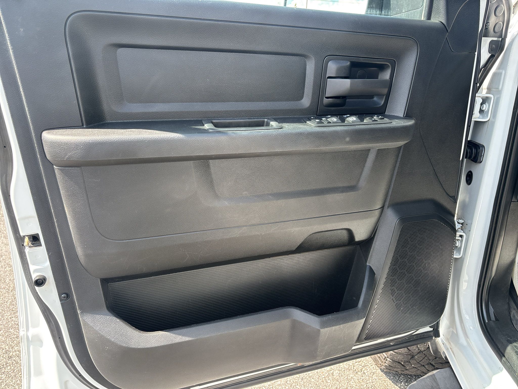 Used 2022 RAM 2500 Tradesman w/ Chrome Appearance Group AWD/4WD image 19