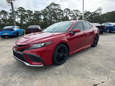 Used 2022 Toyota Camry XSE w/ Navigation Package image 7