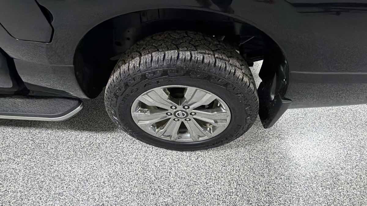 Used 2018 Nissan Titan SL w/ Texas Titan Edition AWD/4WD image 41