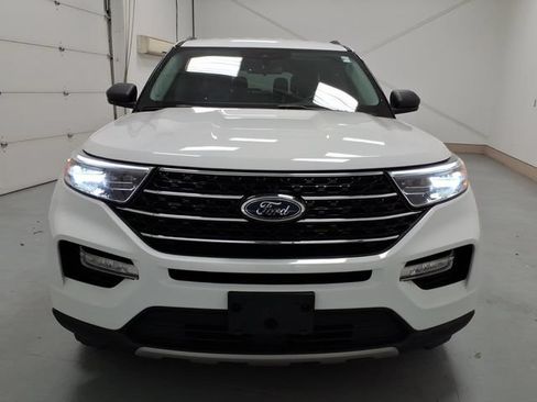 Used 2021 Ford Explorer XLT w/ Equipment Group 202A RWD image 8