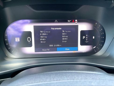 Used 2023 Volvo XC40 B5 Plus w/ Protection Package Premier image 22