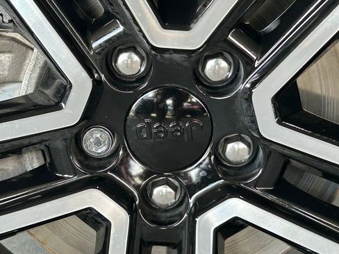 Used 2022 Jeep Compass Limited image 16