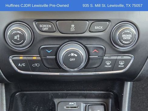 Certified 2017 Jeep Cherokee Latitude w/ Safety/Convenience Group image 20