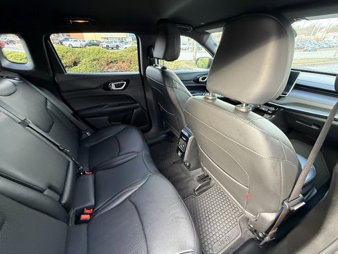 Used 2024 Jeep Compass Trailhawk image 36